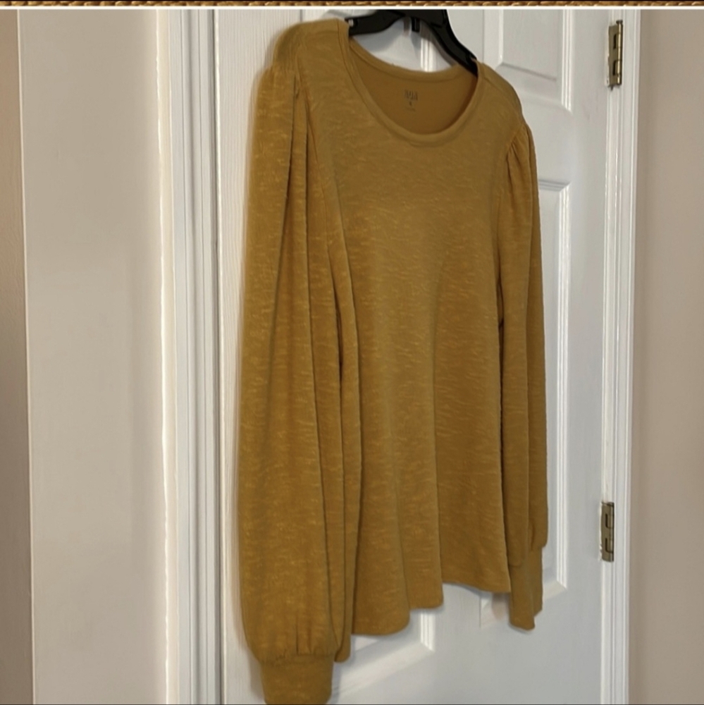 Sweater - Picture 3 of 4